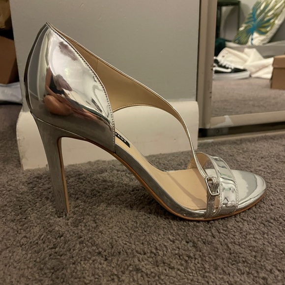 Nine West Silver Strappy Heels - Picture 7 of 8